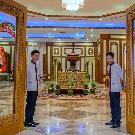 Hotel Royal Aster Naypyidaw Kültér fotó